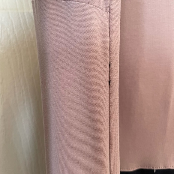 Black and Pink Abaya - Picture 7 of 9